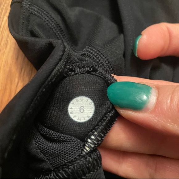 Lululemon Power Through Bra in Black size 6 - Picture 8 of 9